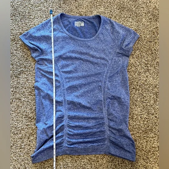 Athleta blue heather top with ruching and short sleeves - Picture 5 of 7